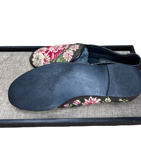 The Larkspur Collection needle point shoes 9 - Picture 4 of 4